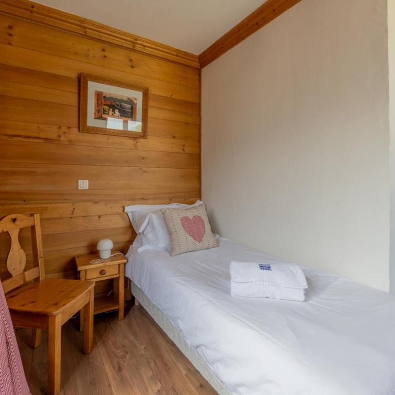Lodge 4 Apartment 9- Snow and Trek - Morzine - Two-Bedroom Apartment with Terrace - 11