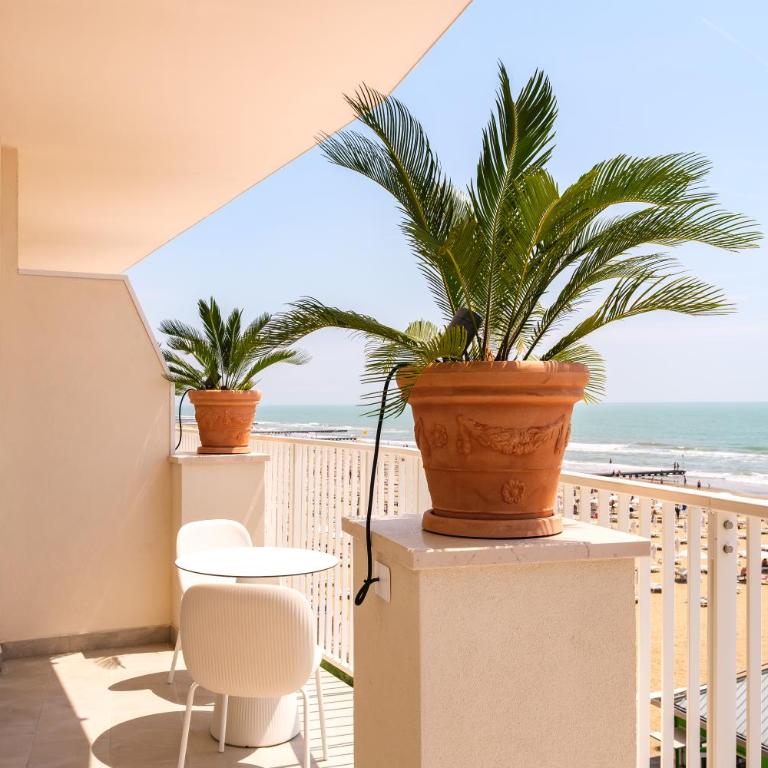 Hotel Montecarlo - Camera Matrimoniale con Vista Mare - 5