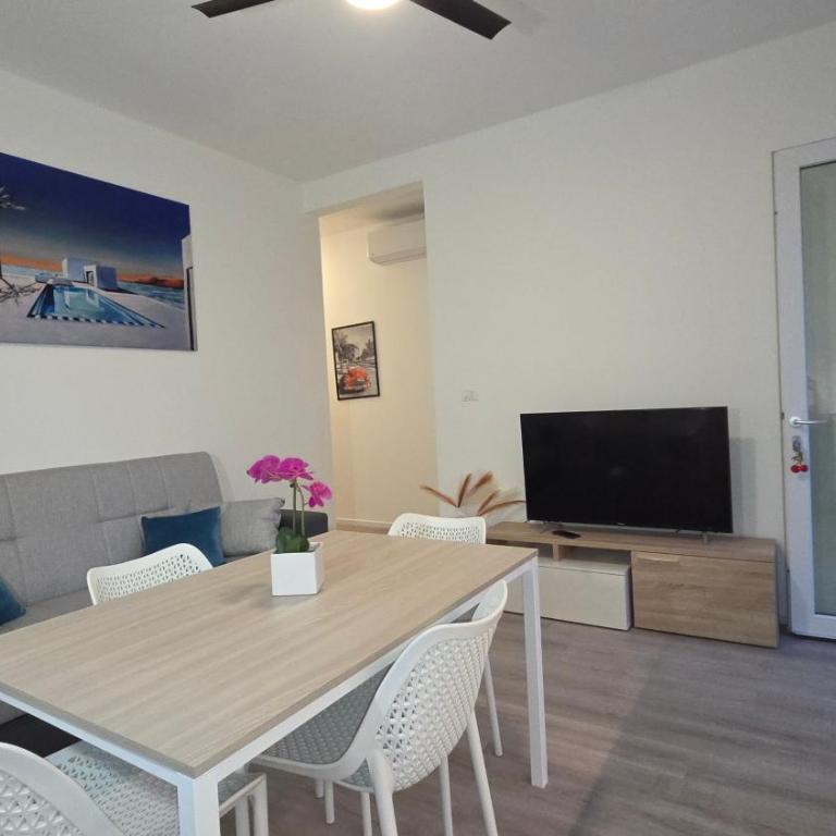 GIGI HOUSE - appartamento PIAZZA MAZZINI - 200m dal mare CON POSTO SPIAGGIA - Appartamento con 2 Camere da Letto - 2