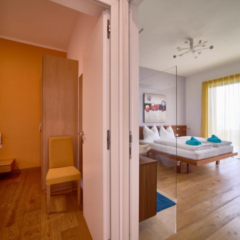 Vela Blu Apartments - Deluxe Family Room - 9