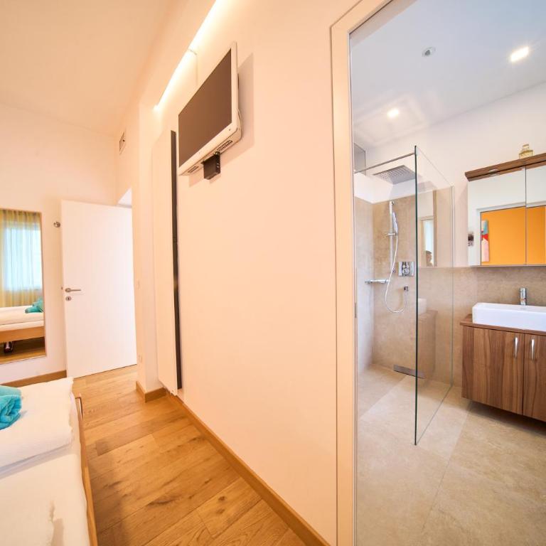 Vela Blu Apartments - Deluxe Family Room - 10