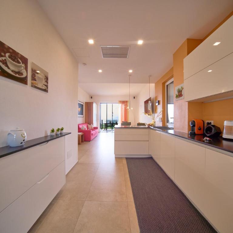 Vela Blu Apartments - Deluxe Family Room - 26