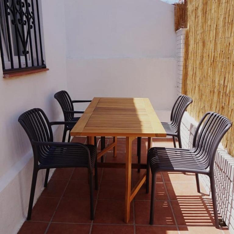 Casa a 150 metros de la playa con patio en El Palo - One-Bedroom Apartment - 3