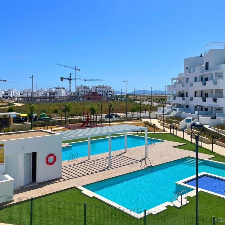 Casa Emerald 2 by Rental Hero - Apartamento de 2 dormitorios con vistas a la piscina - 2