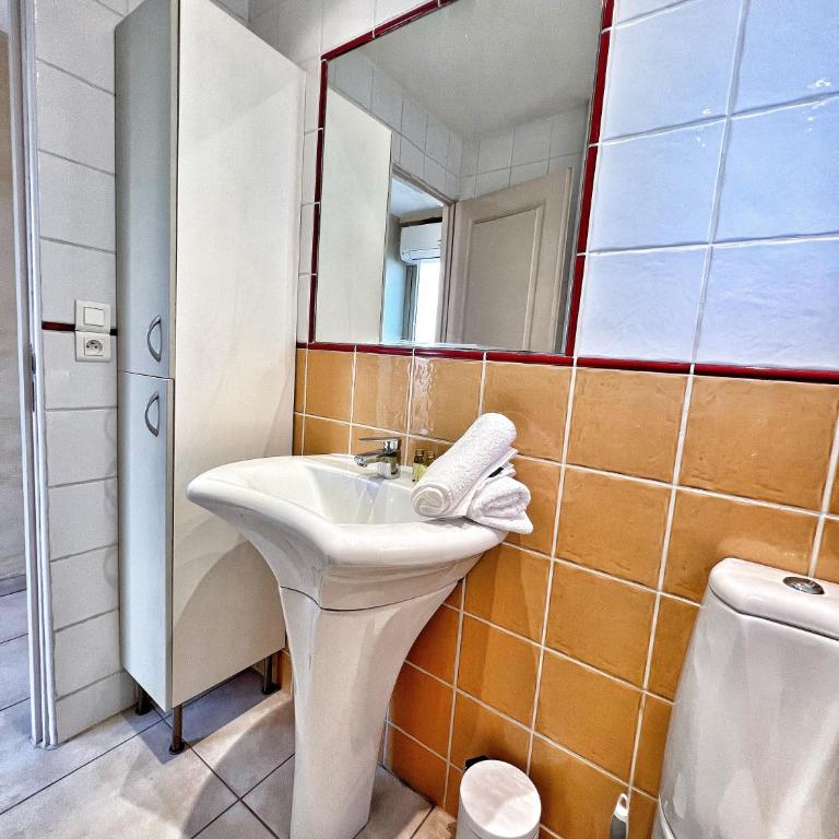 Studio L'Azur, Sanary centre avec parking, Vue mer, Climatisation - Studio mit Meerblick - 25