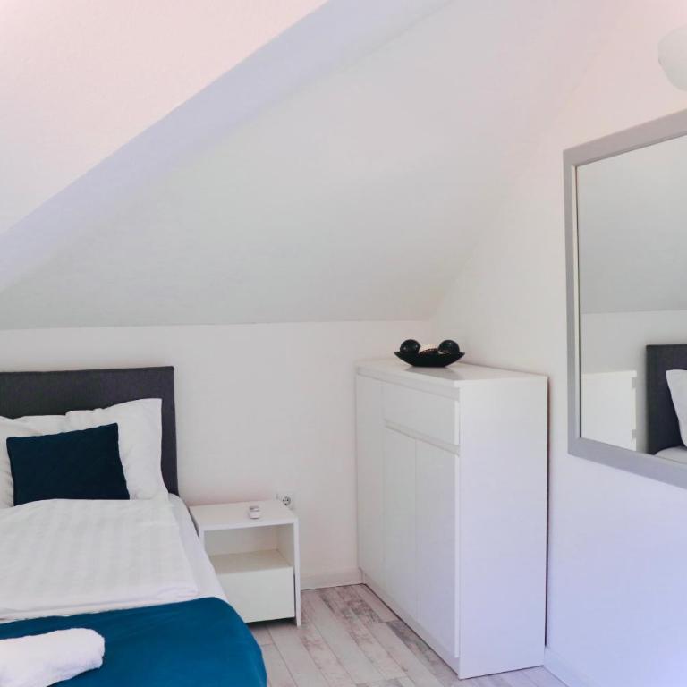 Villa Saraj with Swimming Pool & Jacuzzi near Sarajevo - Vila - 19
