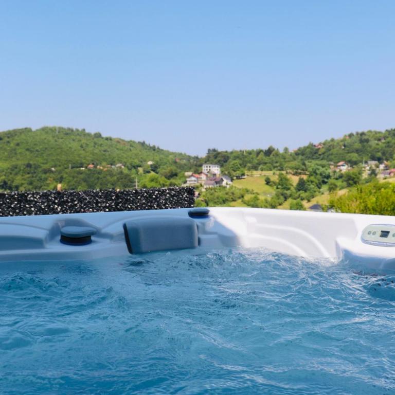 Villa Saraj with Swimming Pool & Jacuzzi near Sarajevo - Vila - 4