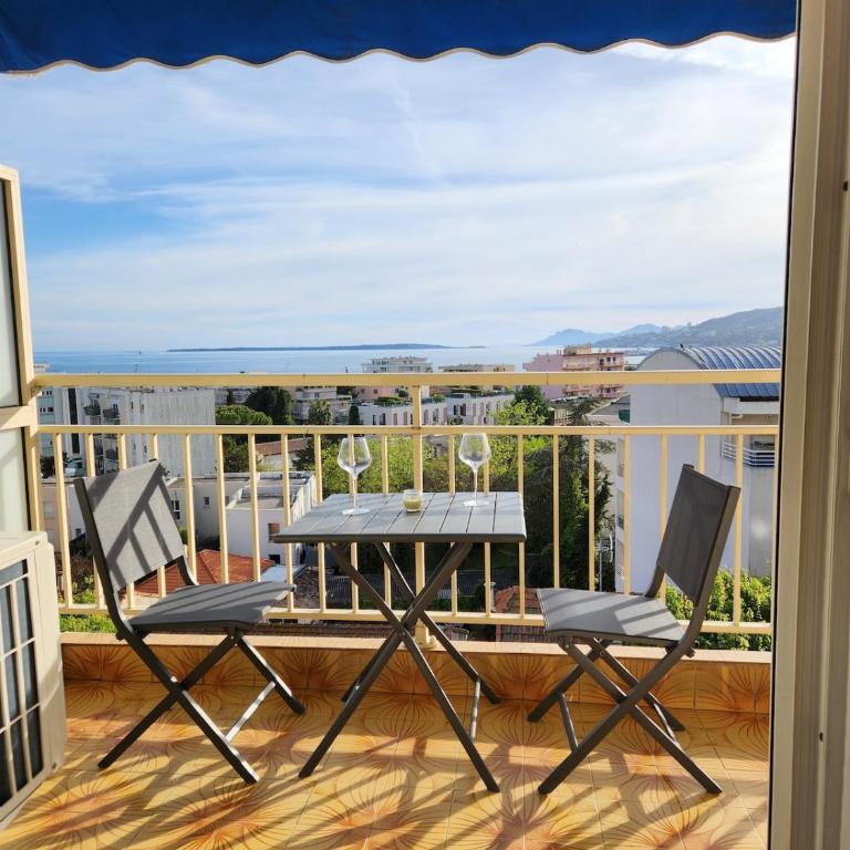 Élégance et mer à Juan-les-Pins - Appartement 2 Chambres - Vue sur Mer - 10
