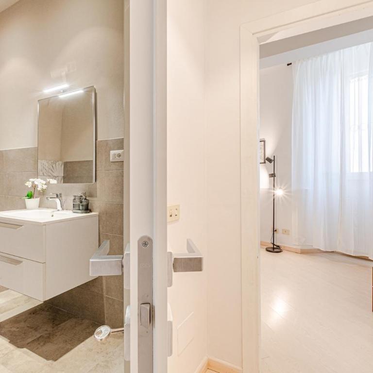 Nuovo con vista in pieno centro Storico - Two-Bedroom Apartment - 50