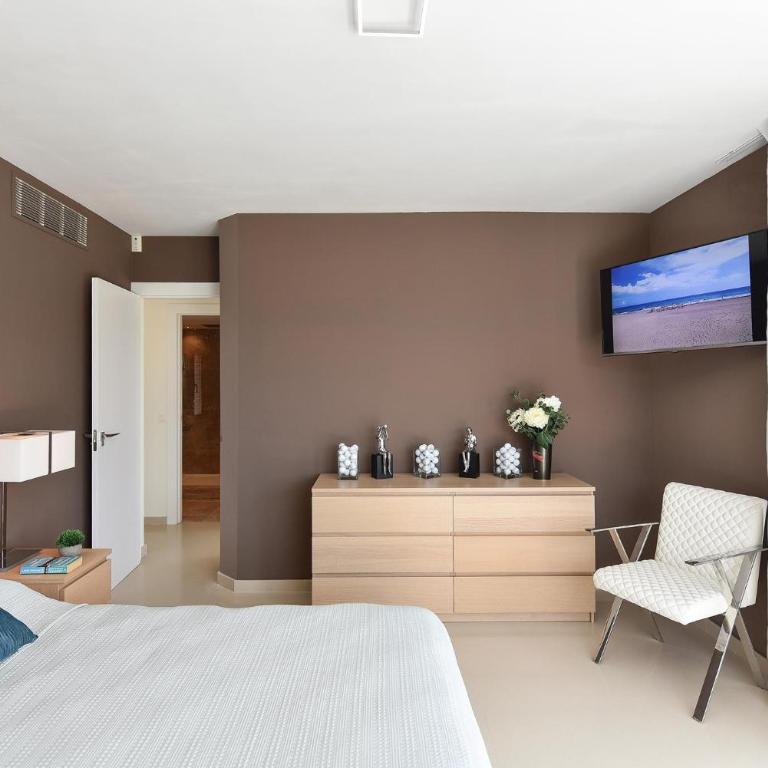 Los Lagos 31 by VillaGranCanaria - Three-Bedroom Villa - 11