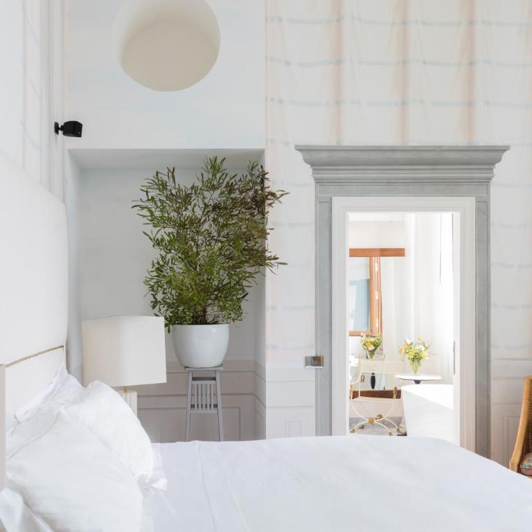 Il Salviatino Firenze - Deluxe Double Room with Cathedral View - 1