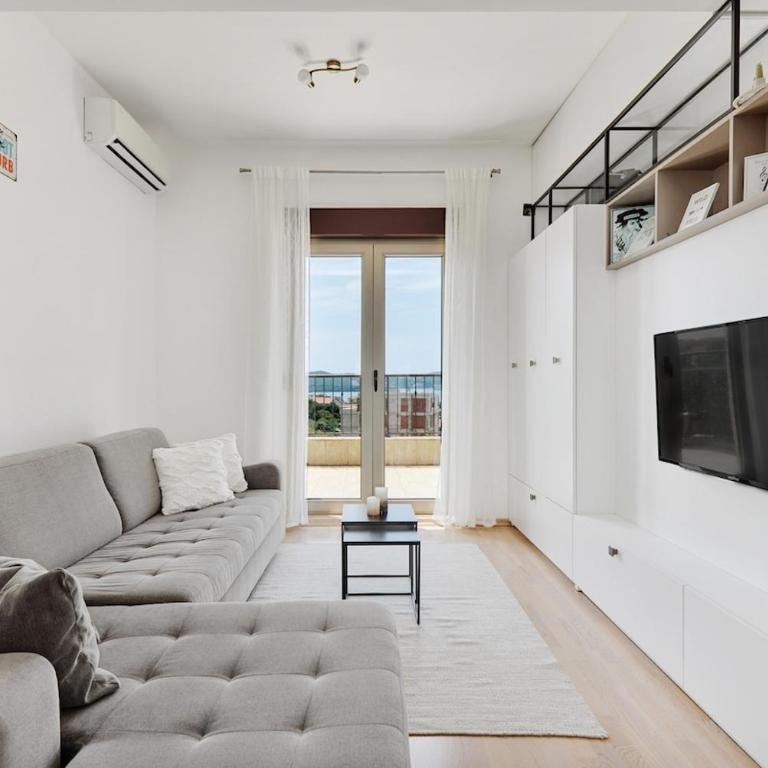 Sunset Paradise with Pool - One-Bedroom Apartment - 16