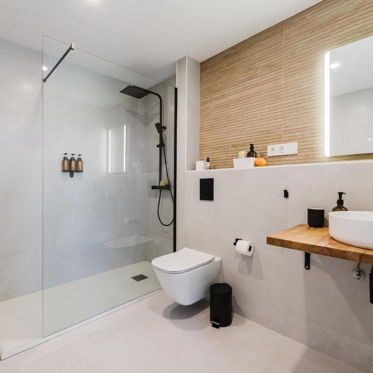 Gran Turia Apartments - Deluxe Two-Bedroom Apartment with Garden View - 12