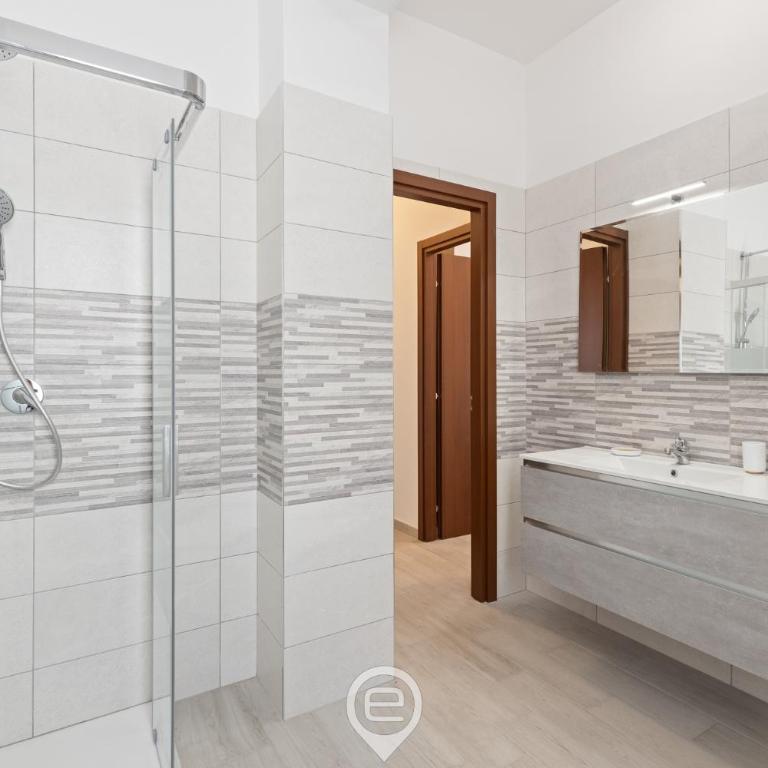 Rockefeller Apartment 2 - Appartamento con 2 Camere da Letto e Balcone - 20