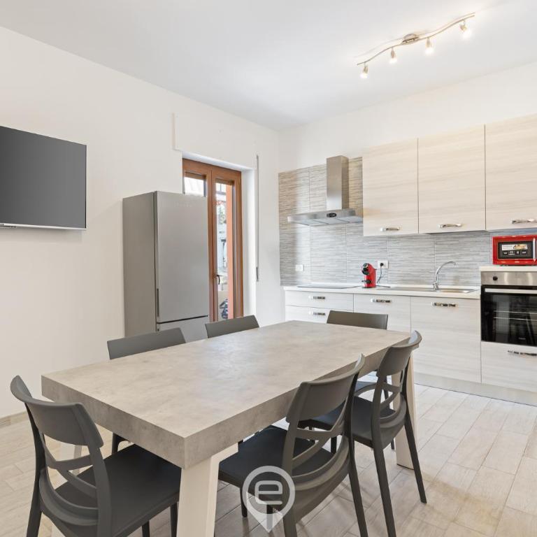 Rockefeller Apartment 2 - Appartamento con 2 Camere da Letto e Balcone - 7