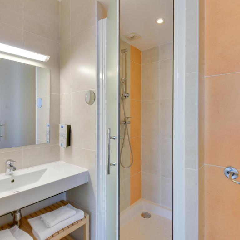 Kyriad Perpignan Sud - Chambre Double Standard - 5