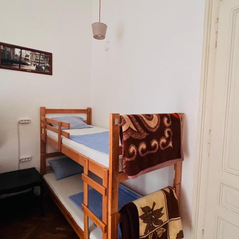 BW Hostel - Krevet u Osmokrevetnoj Mešovitoj Spavaonici - 3
