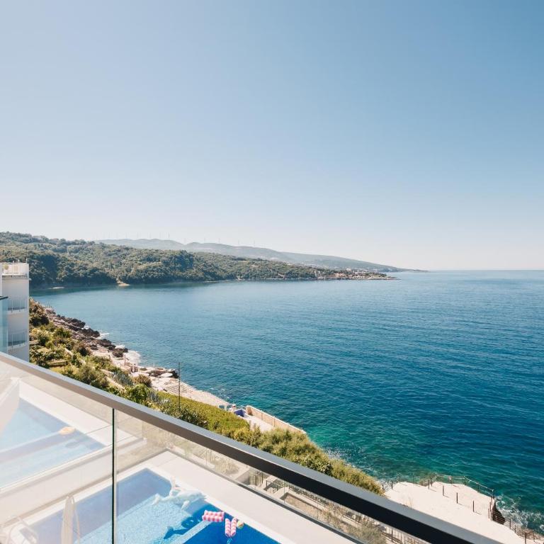 Orange Villa - 7 Bedrooms - 5 Star Location - Views - Pool - Villa - 4