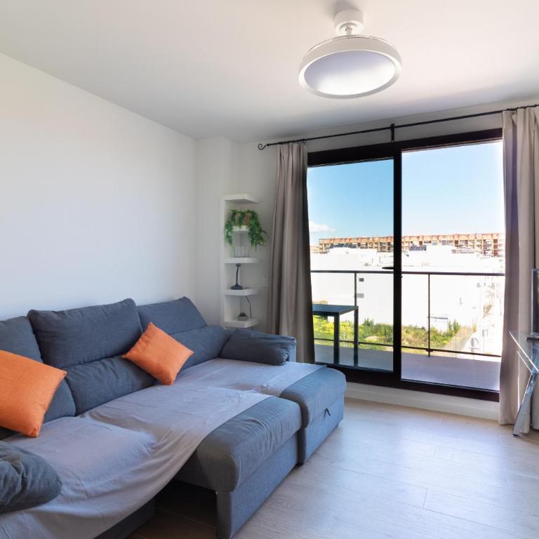Global Vacacional, Apartamento con piscina en Puerto de Sagunto - Three-Bedroom Deluxe Apartment - 1