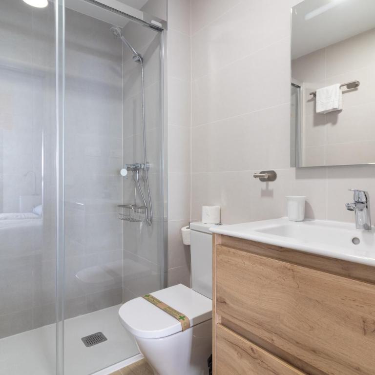 Global Vacacional, Apartamento con piscina en Puerto de Sagunto - Three-Bedroom Deluxe Apartment - 24