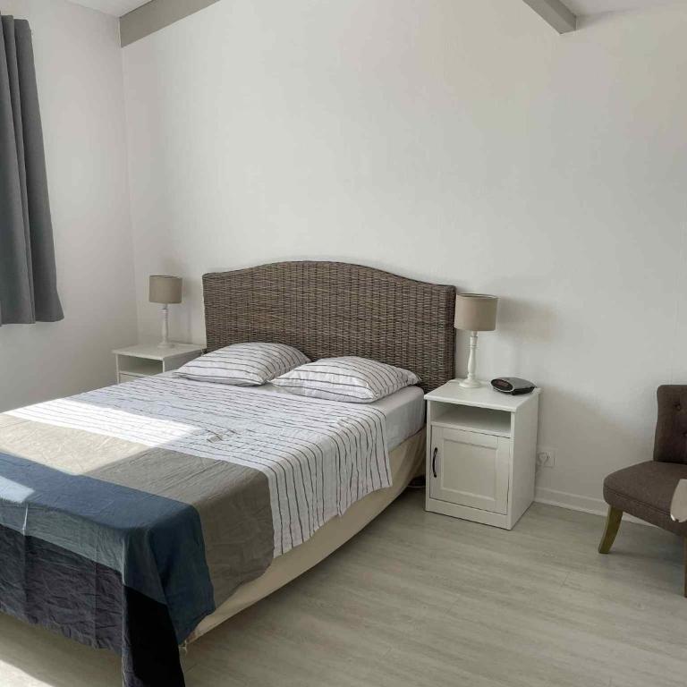 Charmante maison proche plage mer quartier calme - Two-Bedroom House - 11