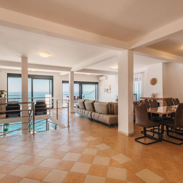 Orange Villa - 7 Bedrooms - 5 Star Location - Views - Pool - Villa - 34