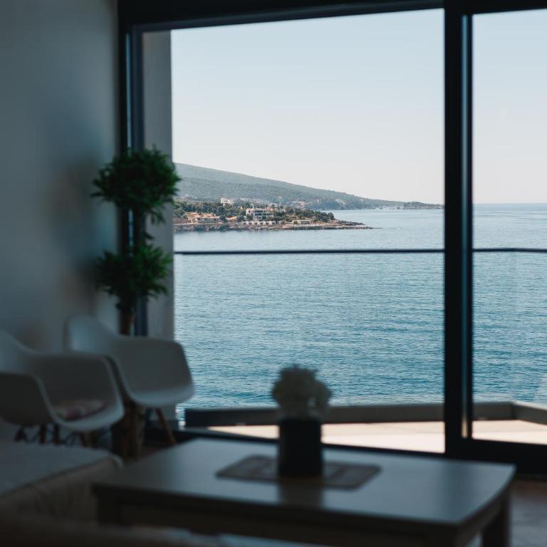 Orange Villa - 7 Bedrooms - 5 Star Location - Views - Pool - Villa - 7