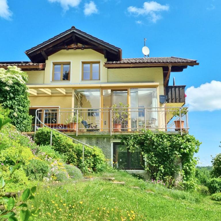 Haus Hindelang - 2 FeWos mit Zugspitzblick, inkl Königscard, gratis Parken & WLAN, Self Check-In, 5 Minuten ins Zentrum - Apartment mit Aussicht und Balkon - 34