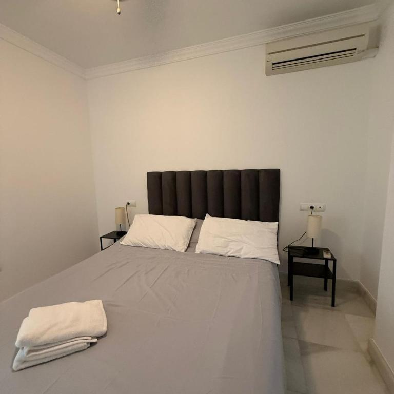 Le Corbusier Pool AC Parking Benalmádena Andra - One-Bedroom Apartment - 32