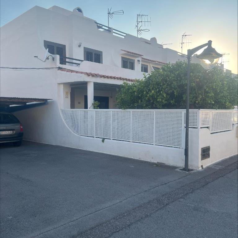 Maison à 300 m de la plage et piscine collective CV-VUT41064-CS - Three-Bedroom House - 1