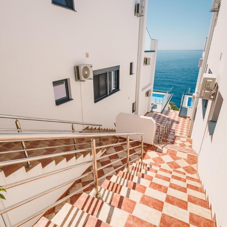 Orange Villa - 7 Bedrooms - 5 Star Location - Views - Pool - Villa - 91