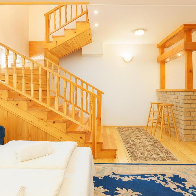 Grand Duplex Suite with Free Parking - Heart of Old Town - Apartman sa 2 Spavaće Sobe - 3
