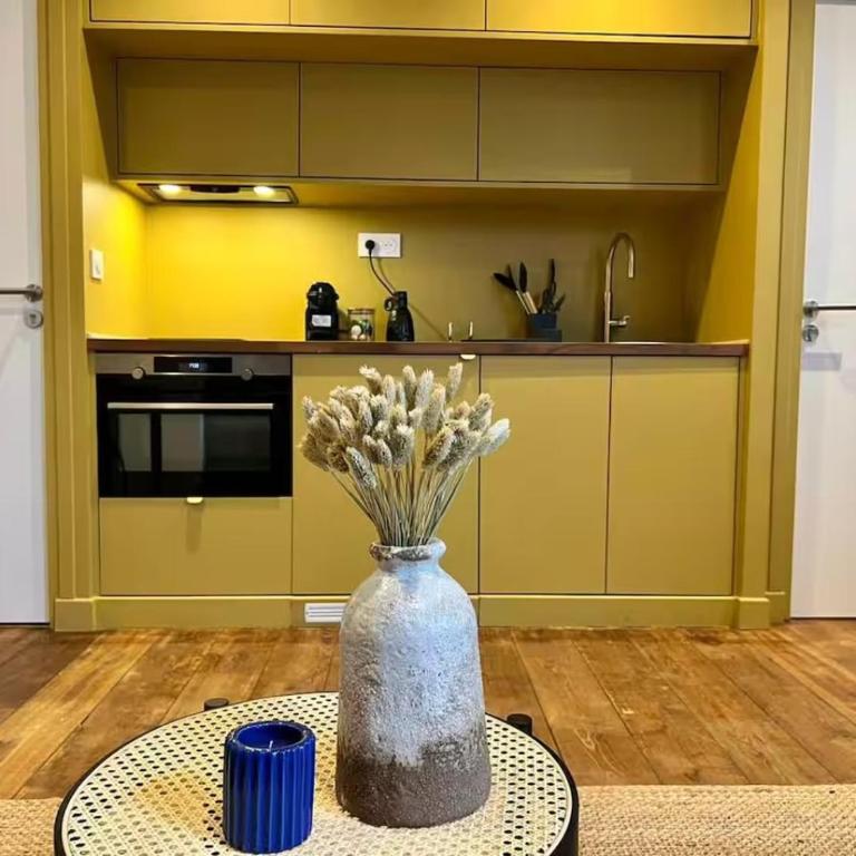 Celine 11 Appart Jaune chaleureux pour 4 voyageurs à Paris - Appartement 1 Chambre - 1