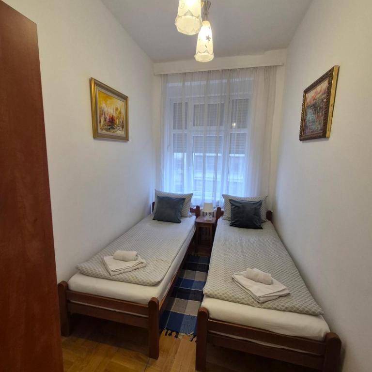 BUDGET - Authentic Belgrade Centre - Apartment #5, 4 Bedrooms, 1 full Bathroom, 1 Toilet - Apartment - 11