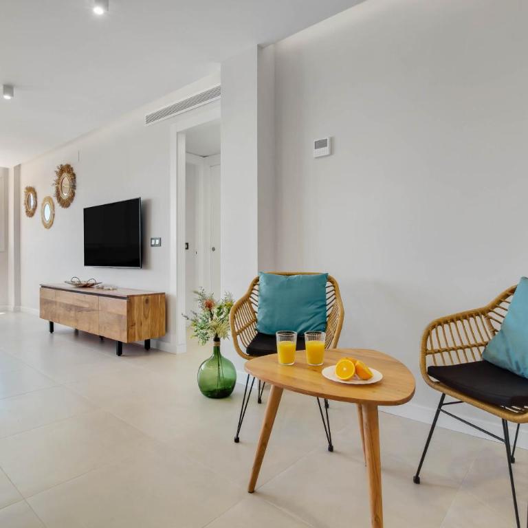 Moderno, con vistas y garaje a 100 metros de la playa - Apartamento de 2 dormitorios - 7