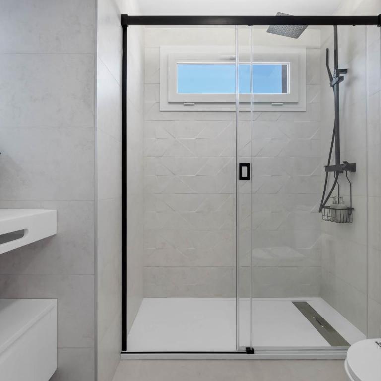 Moderno, con vistas y garaje a 100 metros de la playa - Apartamento de 2 dormitorios - 19