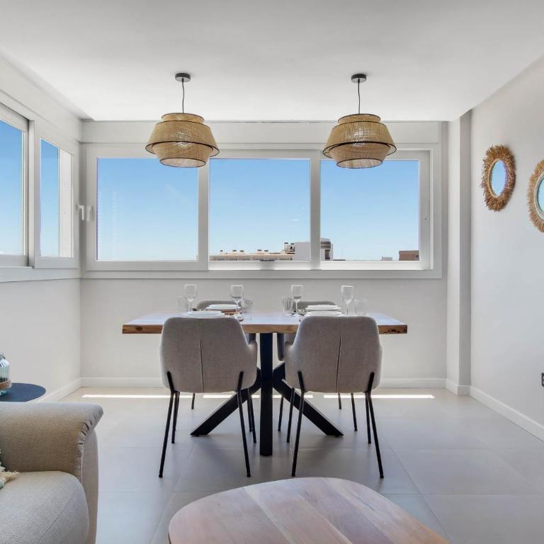 Moderno, con vistas y garaje a 100 metros de la playa - Apartamento de 2 dormitorios - 15