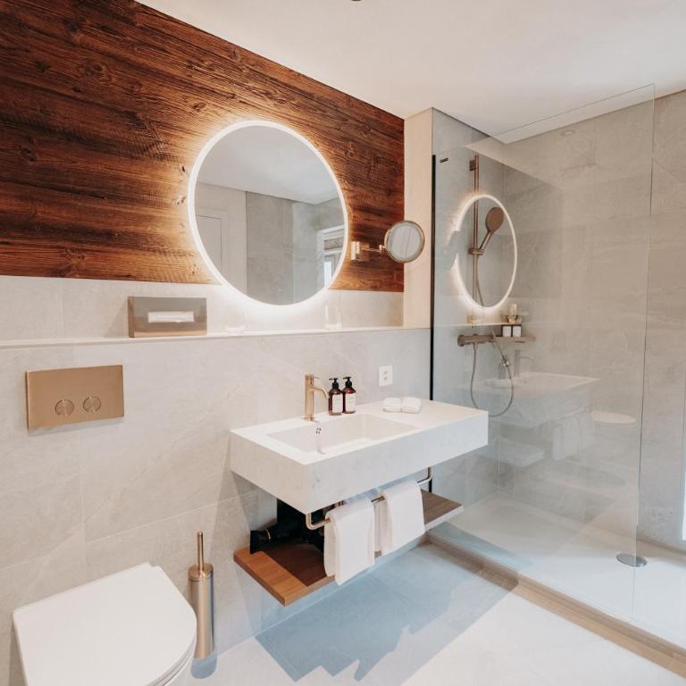 Parkhotel Schoenegg - Suite im Chalet mit Balkon und Bergblick - 2