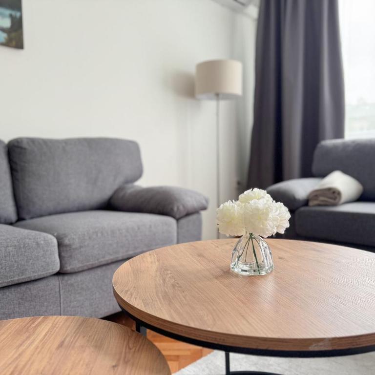 Modern Stay Grbavica - Quiet Area & Free Parking - One-Bedroom Apartment - 1
