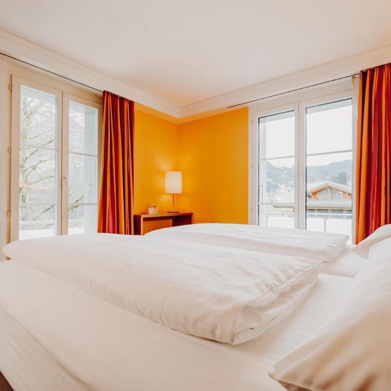 Parkhotel Schoenegg - Standard Zweibettzimmer mit Balkon und Bergblick - 1