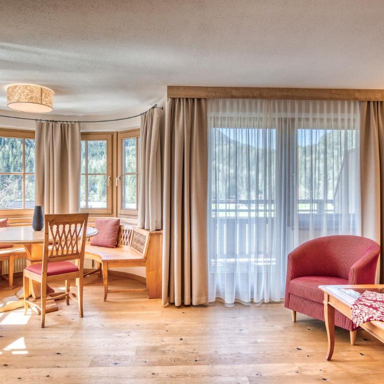 Hotel habicher hof - Your 4-Star Superior Wellness Hideaway - Suite with Mountain View - 5