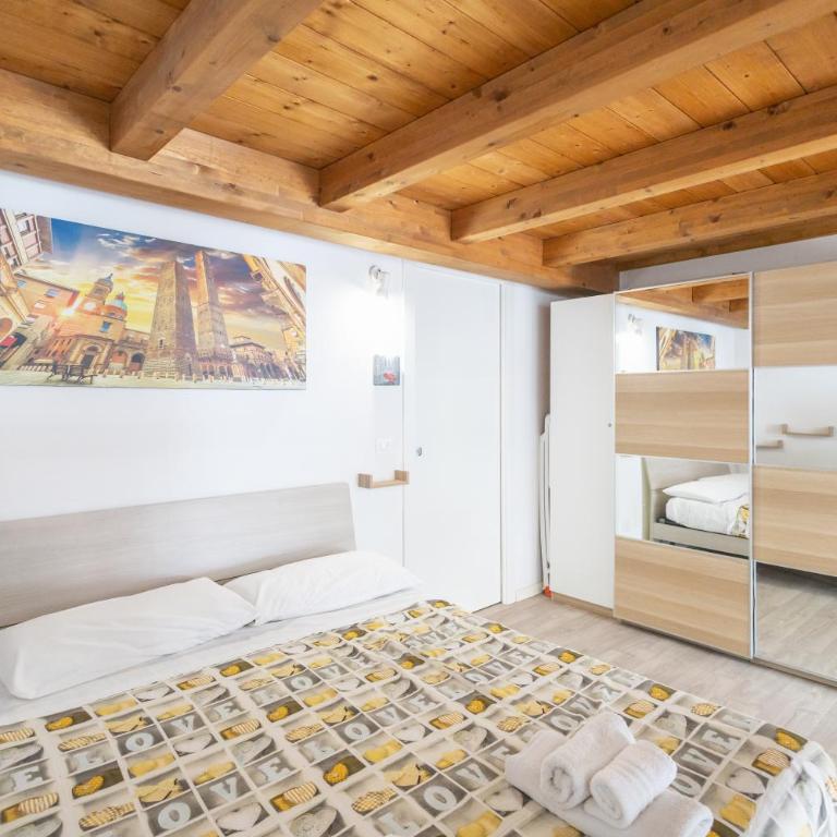 BHH BOLOGNA HOLIDAY HOME private Garden Reserved Parking -wwwbolognaholidayhomecom- house garden parking - One-Bedroom Apartment - 4