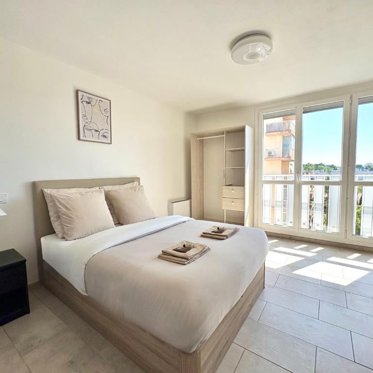 Comfortable and bright renovated 4-room apartment 5' downtown - Apartment mit 3 Schlafzimmern - 2