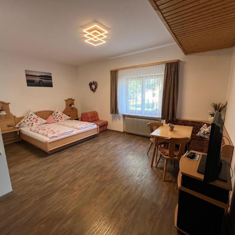 Gästehaus-Pension Keiss - Familienzimmer mit Terrasse - 2