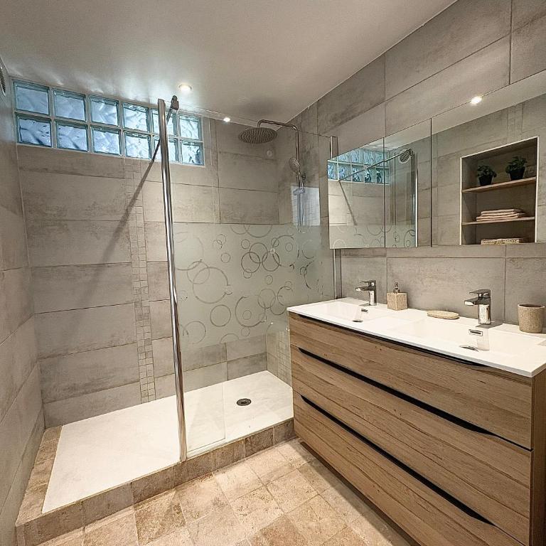 Comfortable and bright renovated 4-room apartment 5' downtown - Apartment mit 3 Schlafzimmern - 7