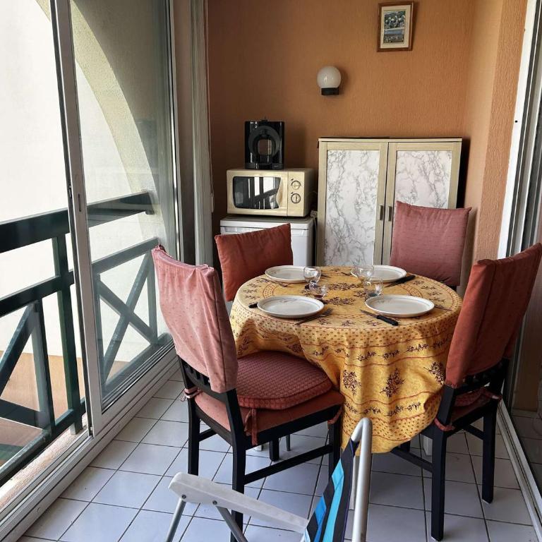 Appart 2 pièces avec piscine et parking à Port Camargue - FR-1-250-293 - Appartamento - 4