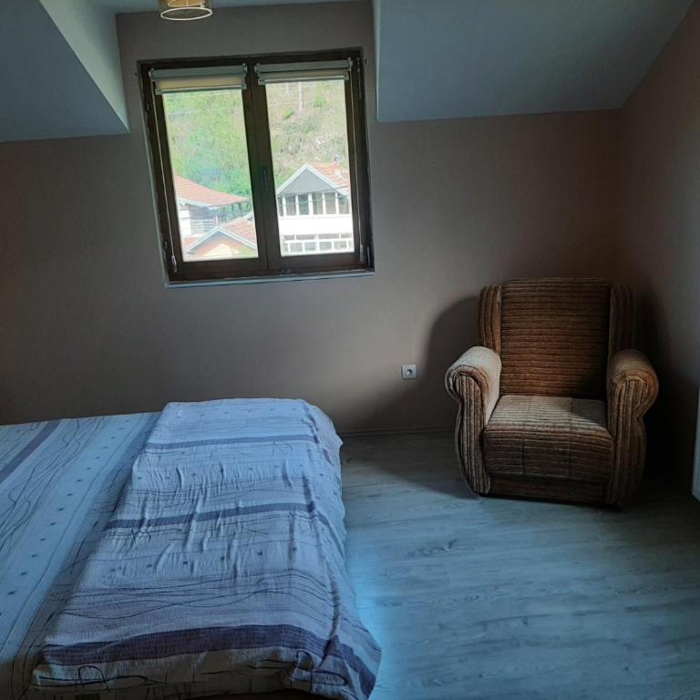 Apartmani Miodragović - nedaleko od Snežnika, 100 metara pre bazena - Apartman sa 1 Spavaćom Sobom - 7
