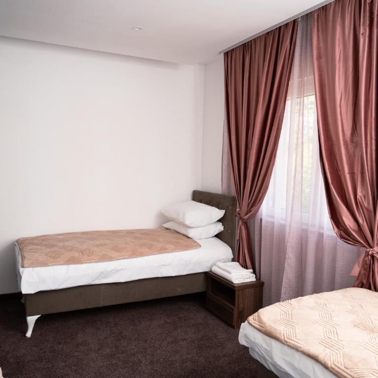 Villa Palma - With Free Parking - Basic Triple Room - 4