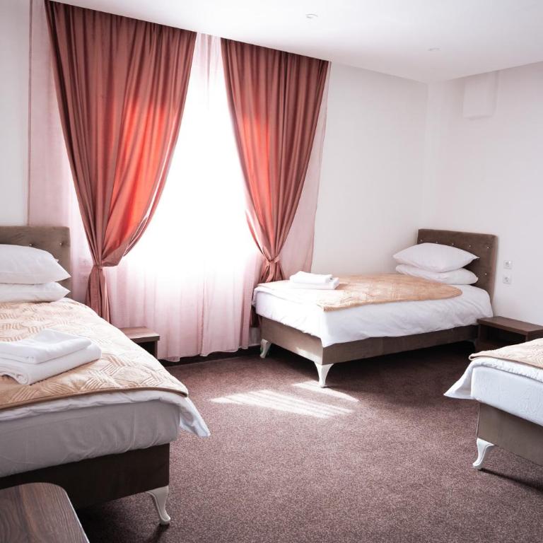 Villa Palma - With Free Parking - Basic Triple Room - 4