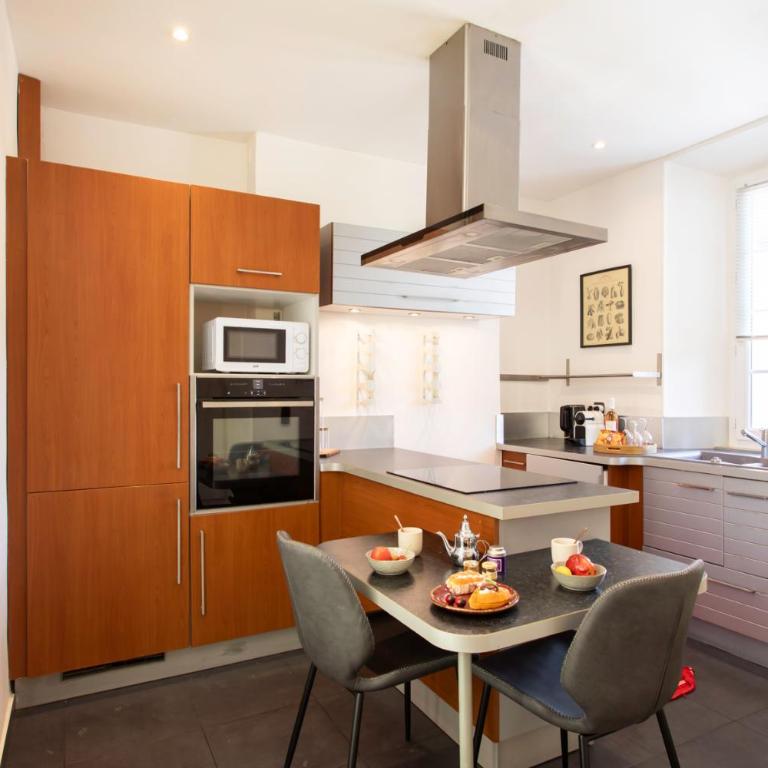 C10 Staywiz us - 3P 10 min Palais Festivals & Sea - AC & Parking - Appartement 2 Chambres - 26